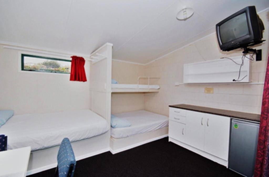 Omokoroa Kiwi Holiday Park Тауранга Номер фото