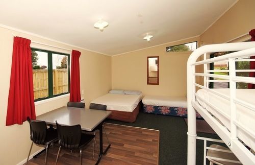 Omokoroa Kiwi Holiday Park Тауранга Екстер'єр фото